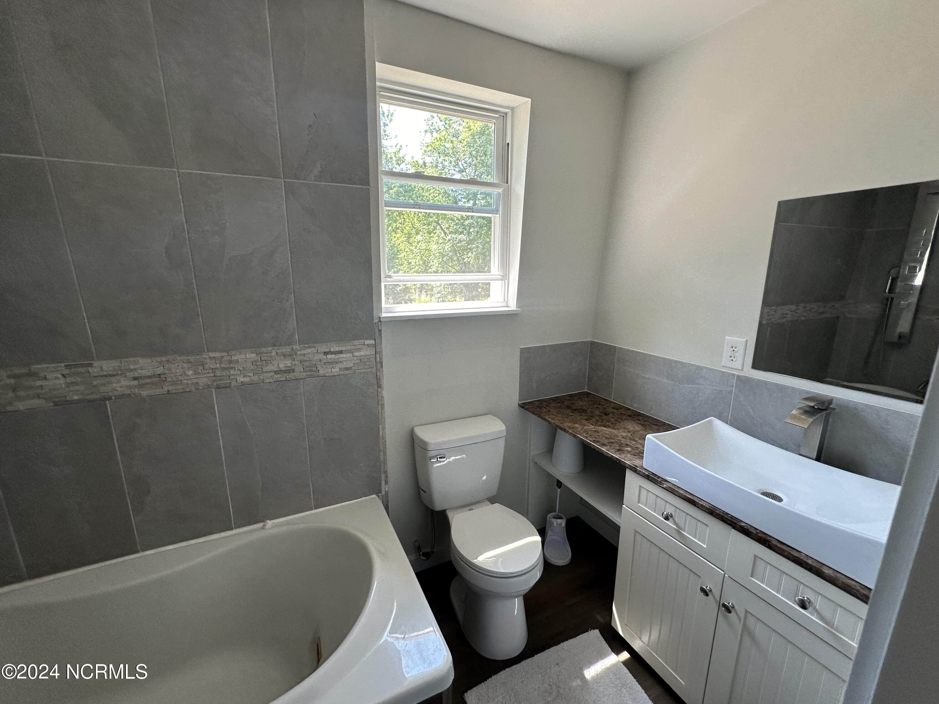 156 Barfield Road Eure, NC 27935 - Photo 25 of 32 main bath (2)