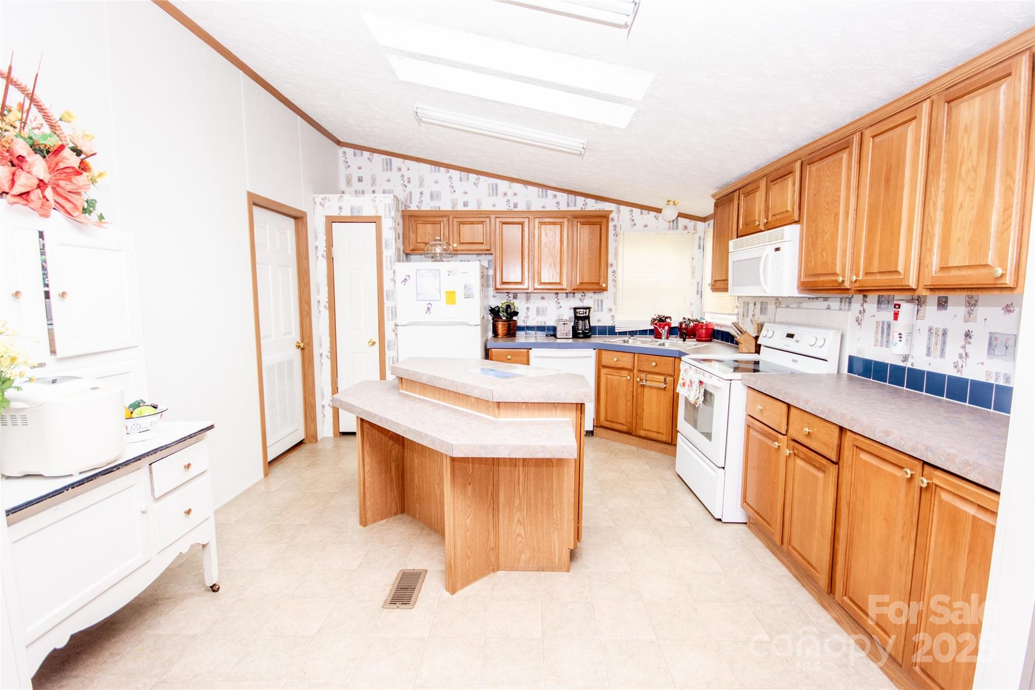 159 Shaw Road Harmony, NC 28634 - Photo 3 of 21 Gallery Image 3