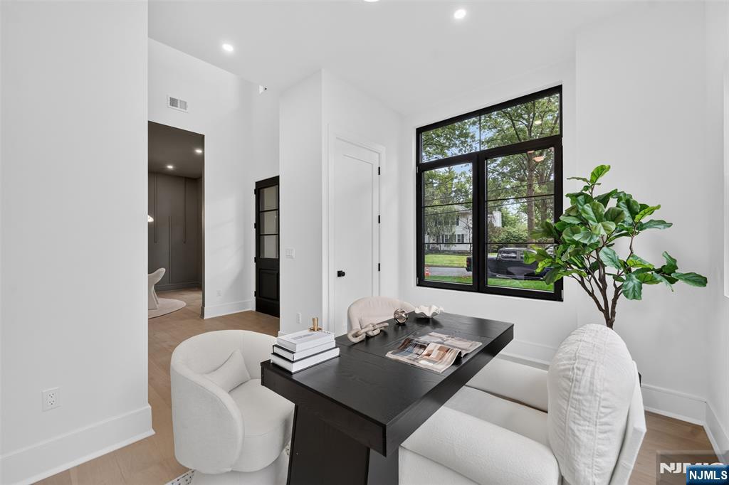 134 Morningside Road Paramus, NJ 07652 - Photo 6 of 47 Gallery Image 6