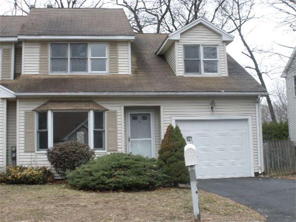 37 Luden Street Springfield, MA 01118 - Photo 1 of 9 Gallery Image 1