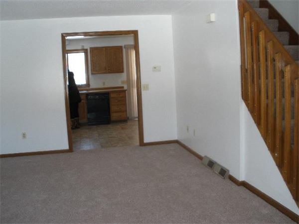 37 Luden Street Springfield, MA 01118 - Photo 2 of 9 Gallery Image 2