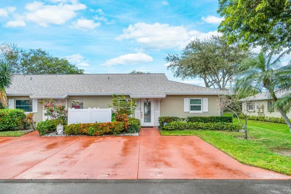 $2,600 | 18855 Candlewick Drive, Boca Raton, FL 33496