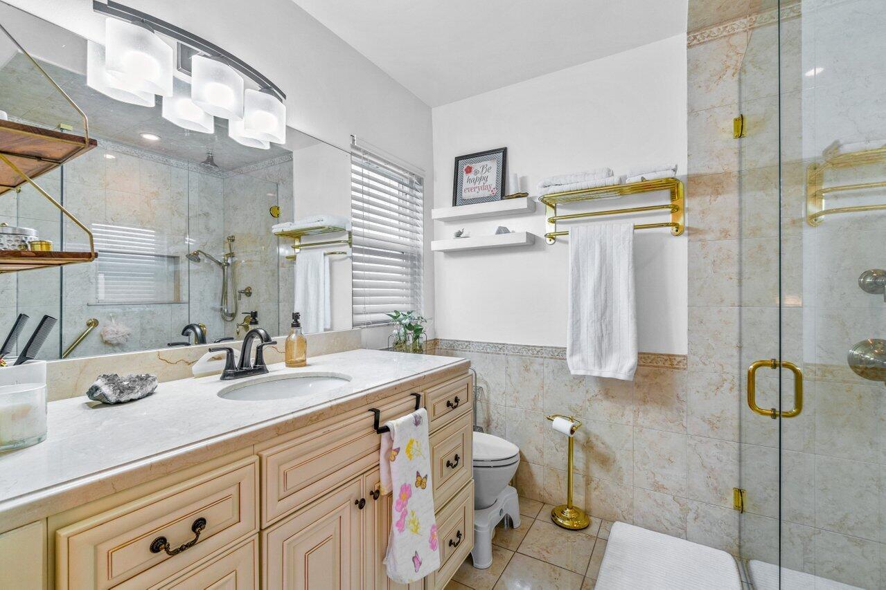 18855 Candlewick Drive Boca Raton, FL 33496 - Photo 20 of 27 Primary Bathroom
