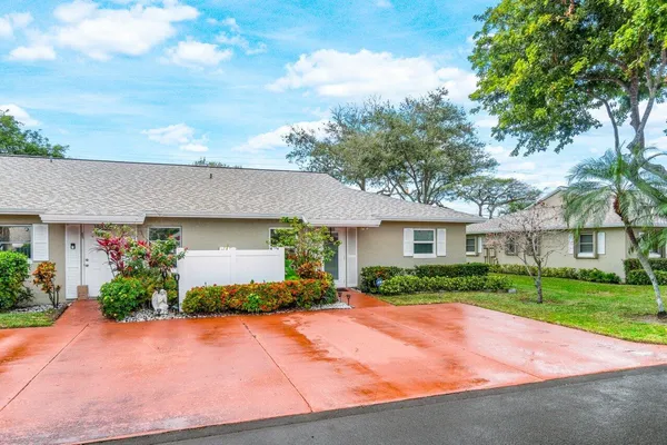 $2,600 | 18855 Candlewick Drive, Boca Raton, FL 33496