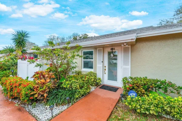 $2,600 | 18855 Candlewick Drive, Boca Raton, FL 33496