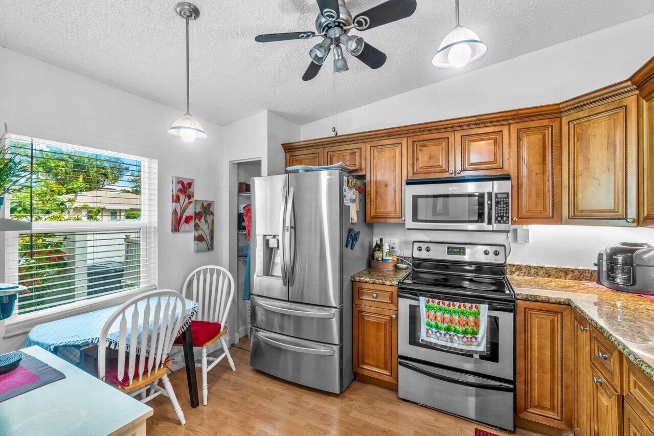 18855 Candlewick Drive Boca Raton, FL 33496 - Photo 6 of 27 Kitchen