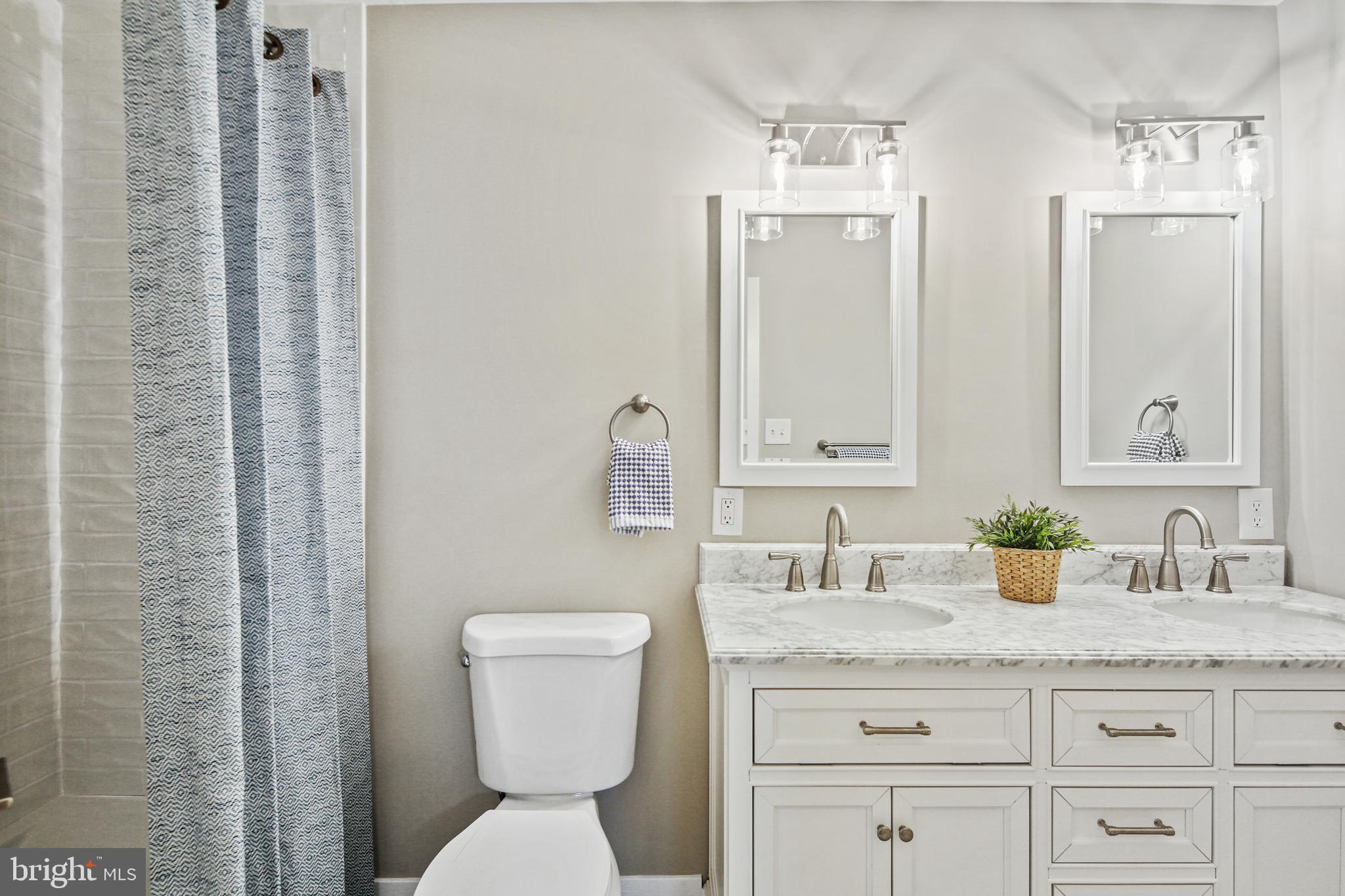 8309 Thornton Road Towson, MD 21204 - Photo 13 of 36 Hall bath