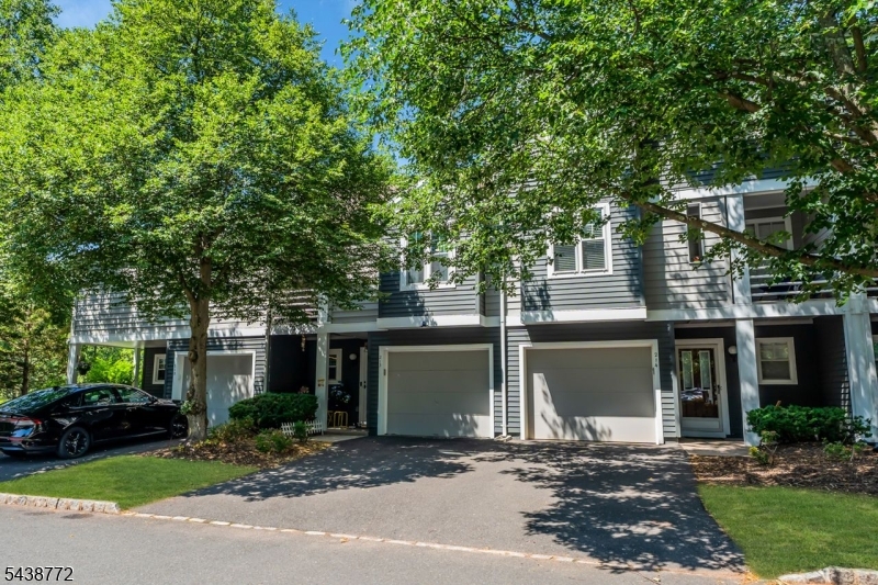 213 Longview Road Bridgewater, NJ 08807 - Photo 2 of 47