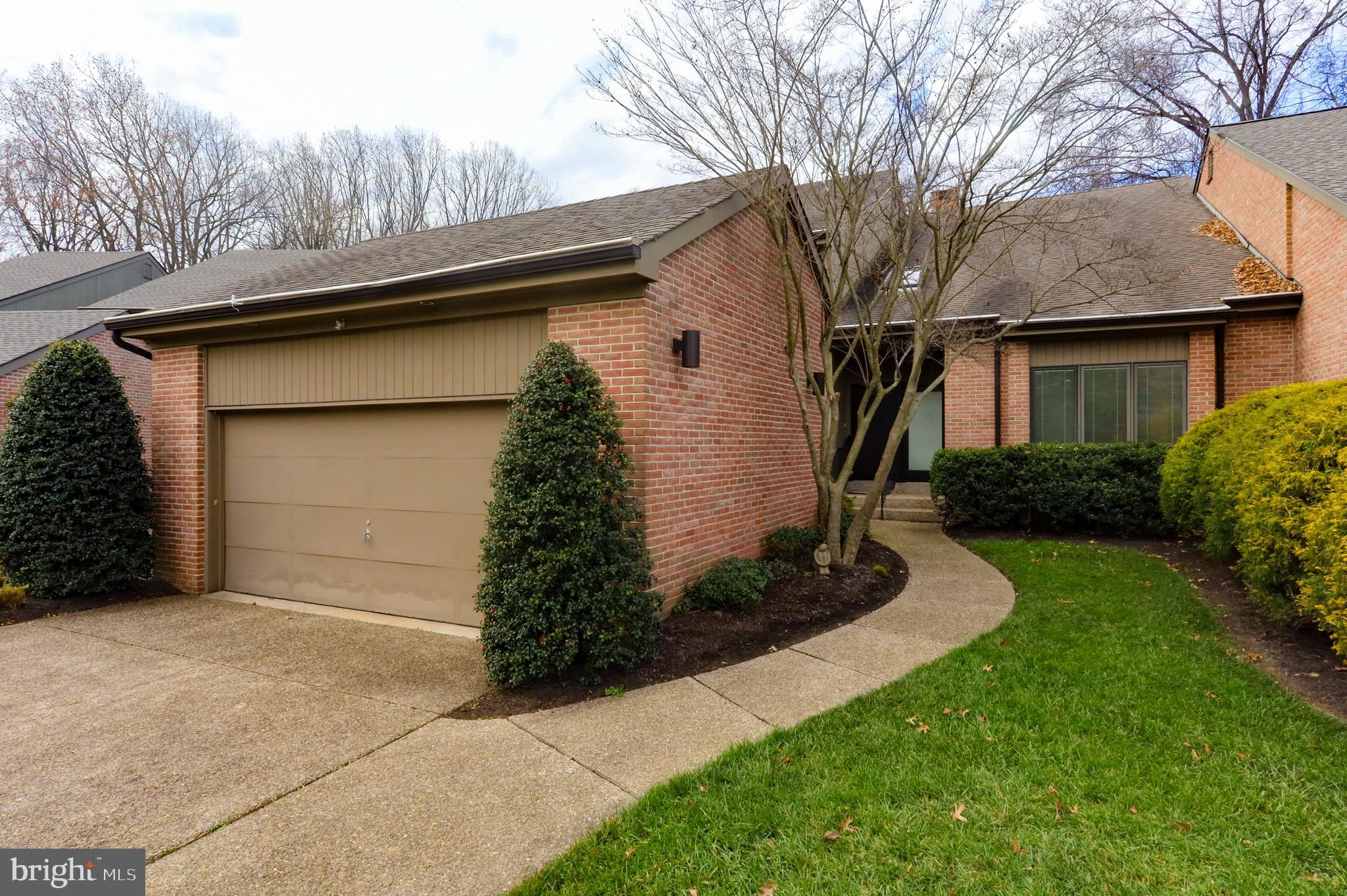 122 Downs Drive Wilmington, DE 19807 - Photo 2 of 34
