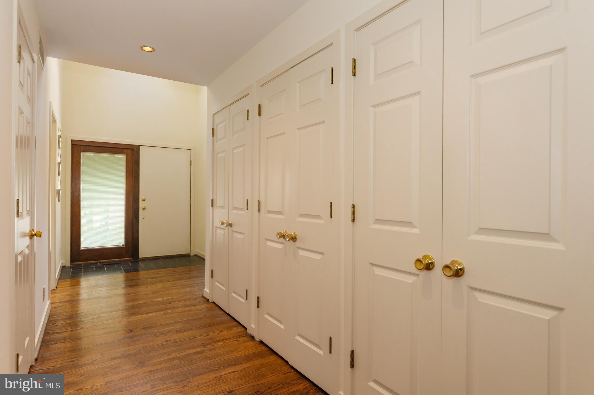 122 Downs Drive Wilmington, DE 19807 - Photo 3 of 34