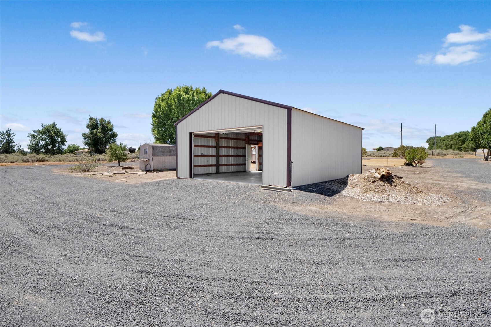6417 Ferguson Road Northeast Moses Lake, WA 98837 - Photo 9 of 40