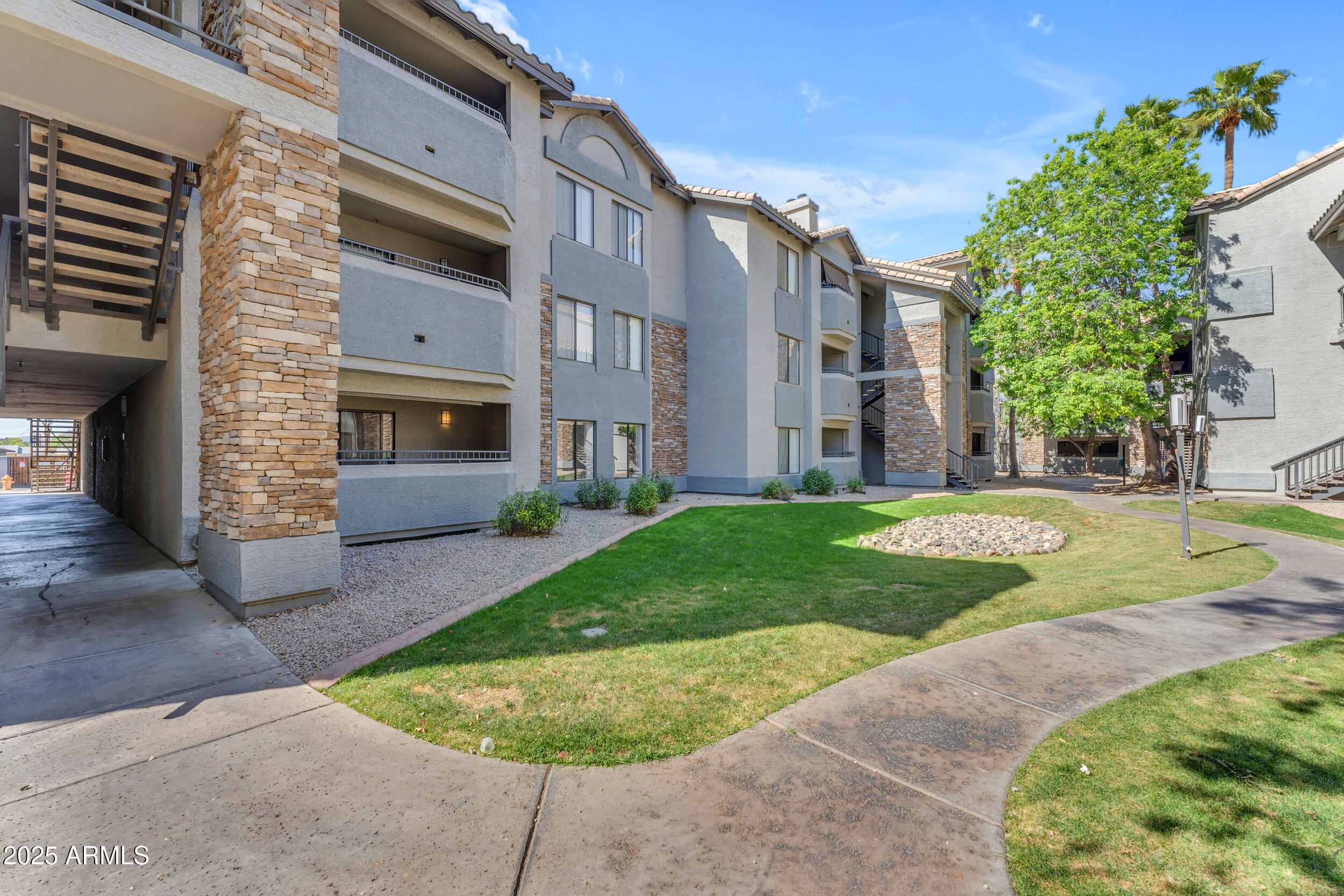 2025 East Campbell Avenue, Unit 140 Phoenix, AZ 85016 - Photo 47 of 52 Community Grounds