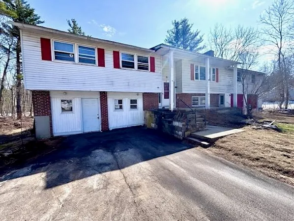 $439,900 | 90 North Lowell Road, Windham, NH 03087