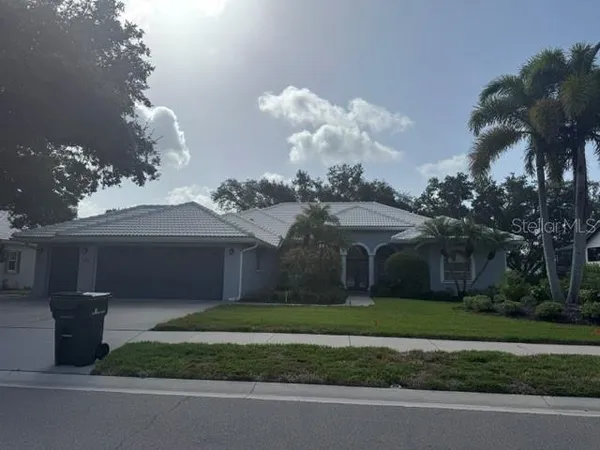 $755,000 | 288 Venice Golf Club Drive, Venice, FL 34292