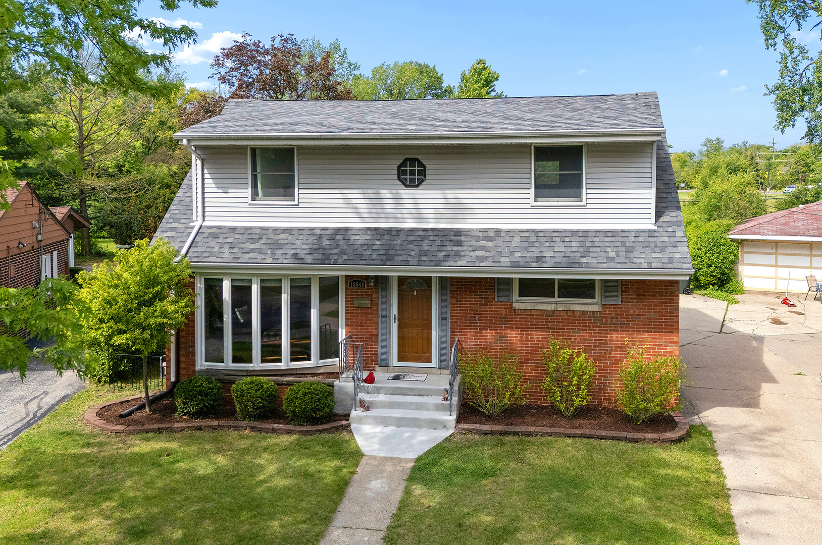 18646 Golfview Avenue Homewood, IL 60430 - Photo 2 of 38