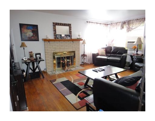851 Agnew Road Baldwin, PA 15227 - Photo 4 of 12 Living Room.