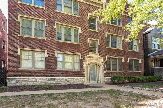 $179,900 | 4228 McPherson Avenue, Unit 312, St. Louis, MO 63108
