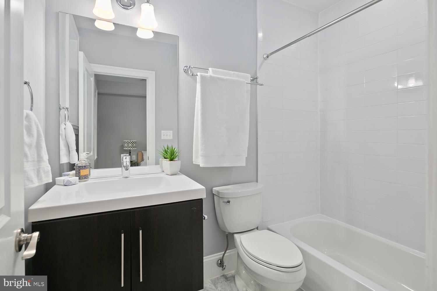 2431 Ontario Road Northwest, Unit 2 Washington, DC 20009 - Photo 26 of 29 Gallery Image 26