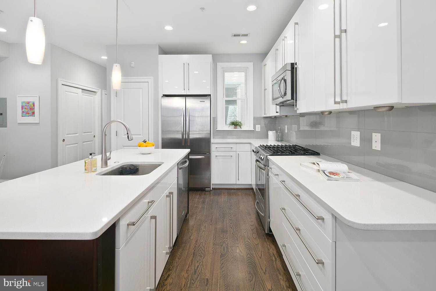 2431 Ontario Road Northwest, Unit 2 Washington, DC 20009 - Photo 5 of 29 Gallery Image 5