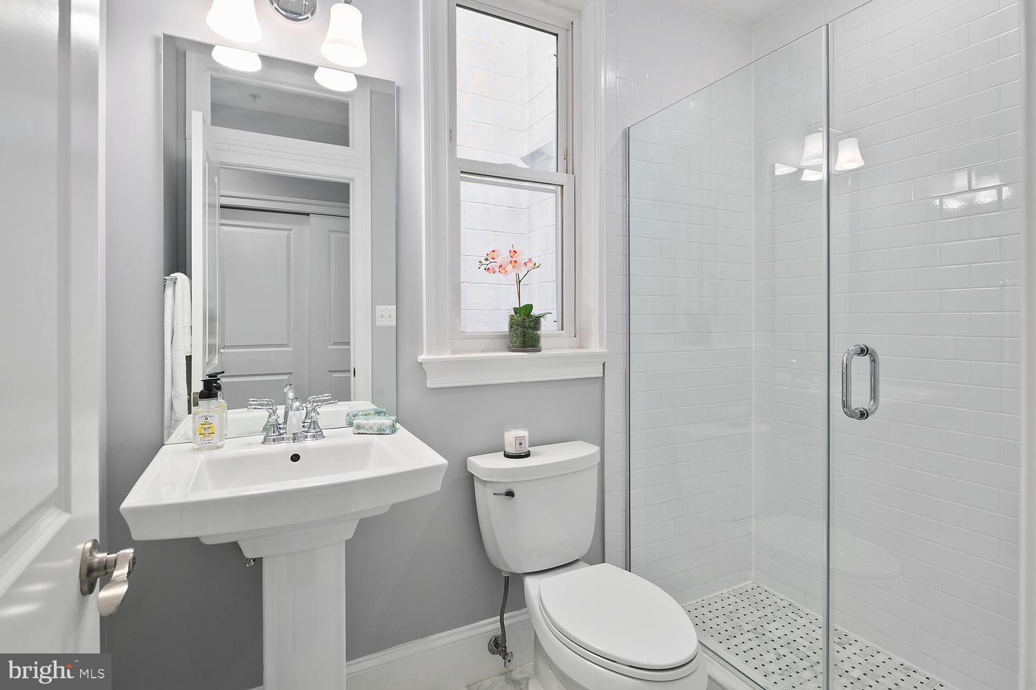 2431 Ontario Road Northwest, Unit 2 Washington, DC 20009 - Photo 7 of 29 Gallery Image 7