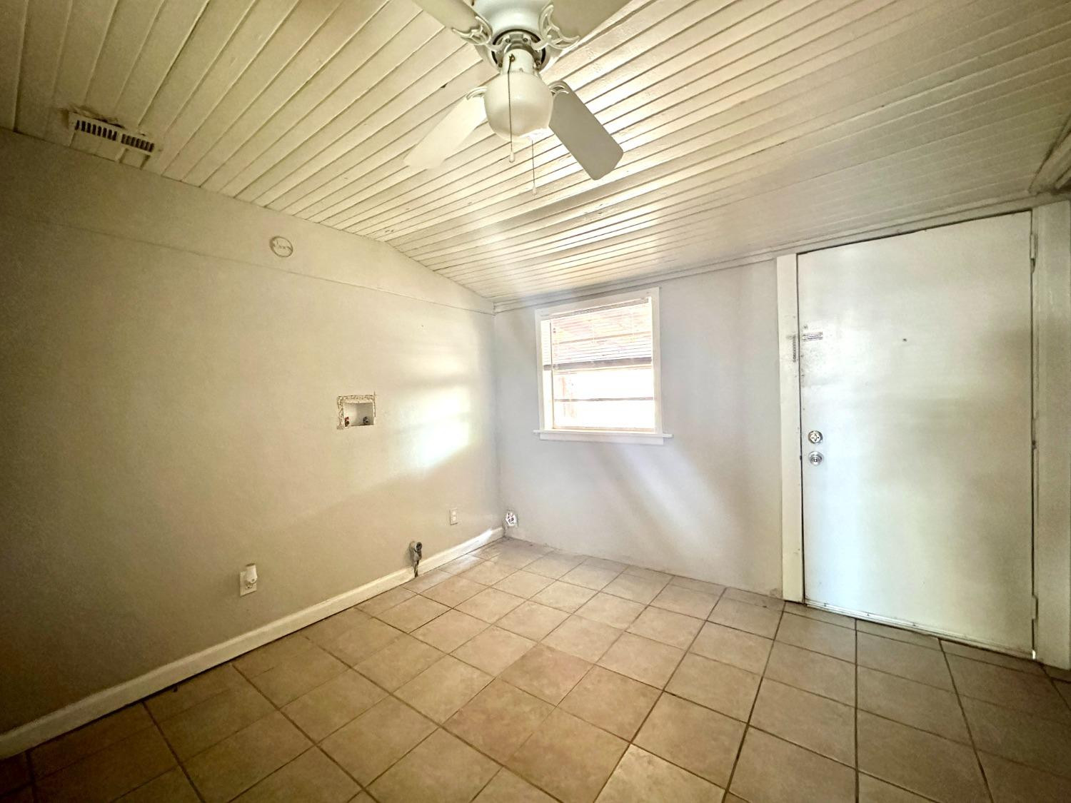 2117 15th Street, Unit A Lubbock, TX 79401 - Photo 11 of 11 a view of an empty room