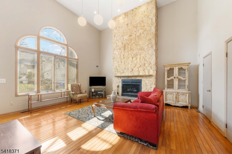 535 Yorktown Road Union, NJ 07083 - Photo 7 of 19