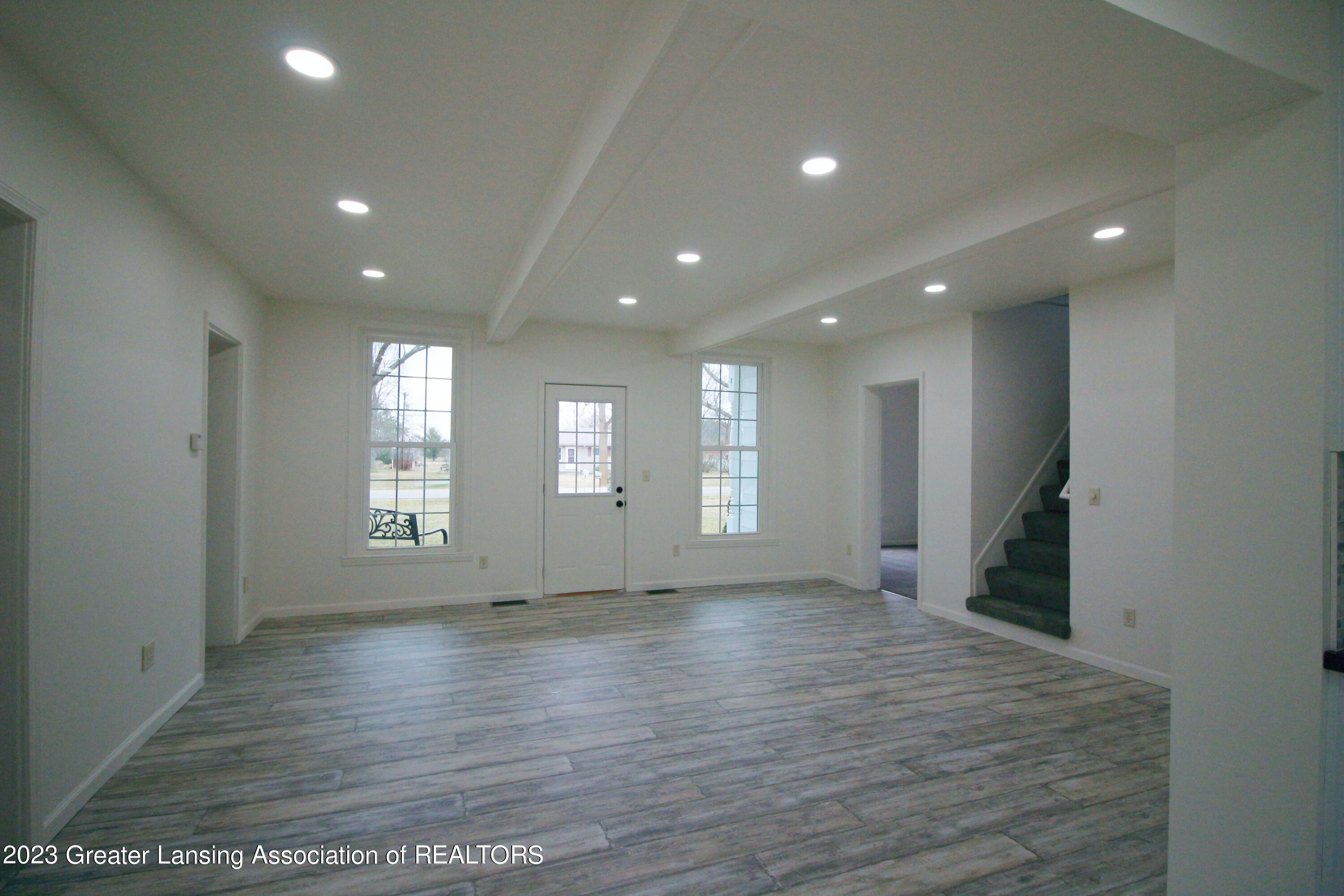 11144 Plains Road Eaton Rapids, MI 48827 - Photo 9 of 29 010 GREAT ROOM