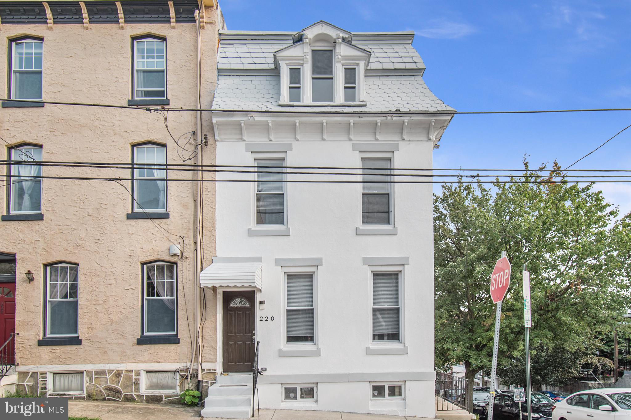 220 Ripka Street Philadelphia, PA 19127 - Photo 3 of 34