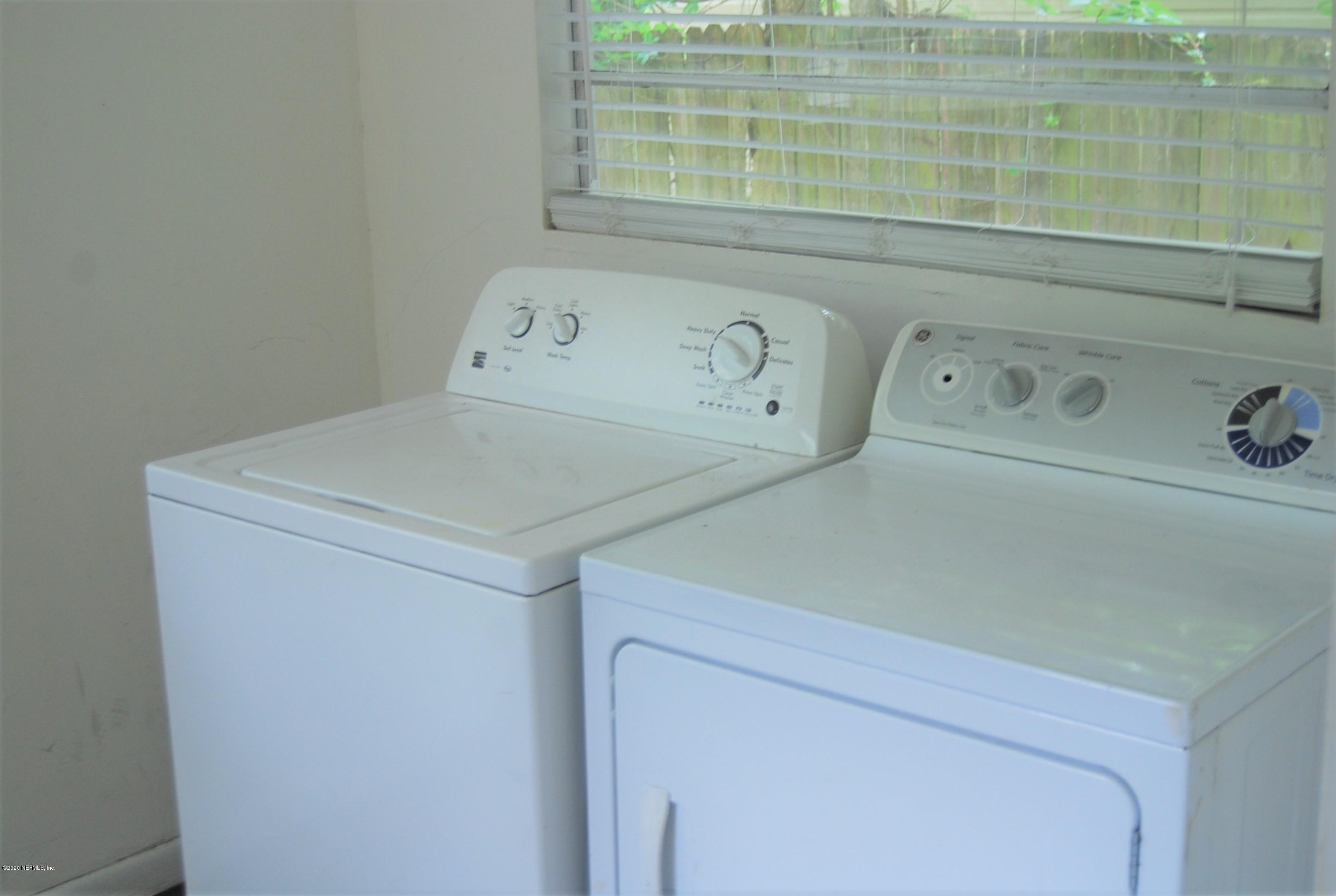 4533 Sunderland Road Jacksonville, FL 32210 - Photo 12 of 16 Laundry Room