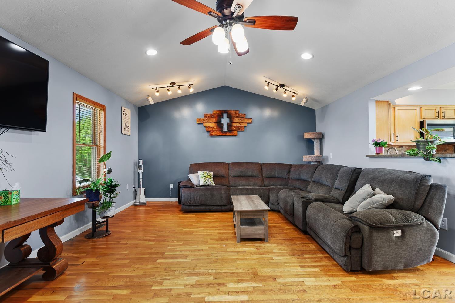 4753 Holloway Road Adrian, MI 49221 - Photo 4 of 53
