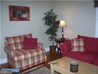 204 Marne Road Brooklawn, NJ 08030 - Photo 4 of 12 Living Room