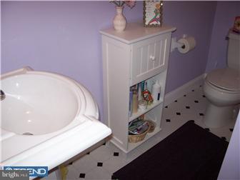 204 Marne Road Brooklawn, NJ 08030 - Photo 9 of 12 Bathroom