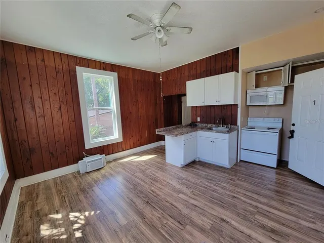 $895 | 965 Northeast 2nd Street, Unit 1, Ocala, FL 34470