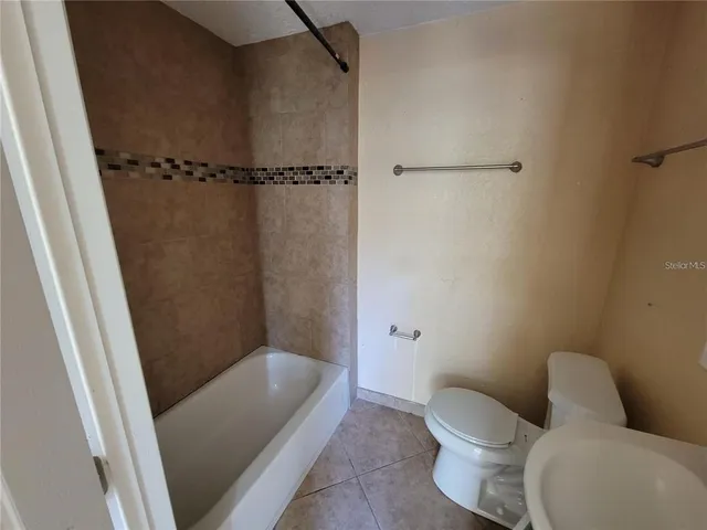 $895 | 965 Northeast 2nd Street, Unit 1, Ocala, FL 34470