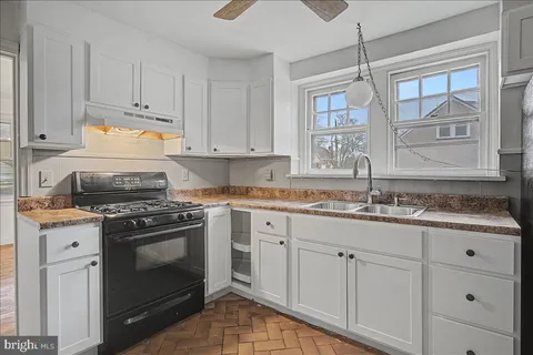 $279,900 | 321 Virginia Avenue, Wilmington, DE 19805