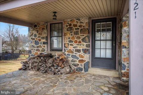 $279,900 | 321 Virginia Avenue, Wilmington, DE 19805