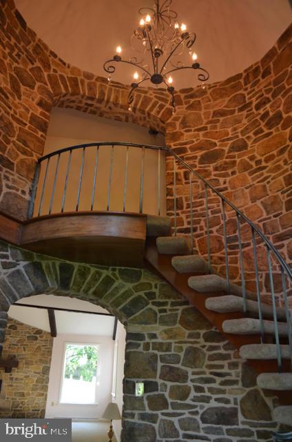 1322 Valley Road Lancaster, PA 17603 - Photo 5 of 50 Gallery Image 5