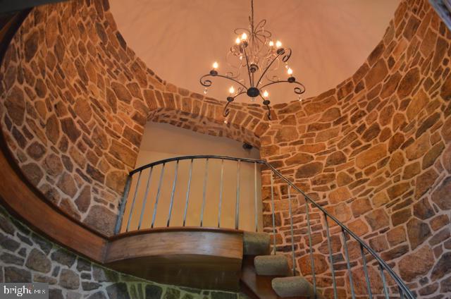 1322 Valley Road Lancaster, PA 17603 - Photo 7 of 50 Gallery Image 7