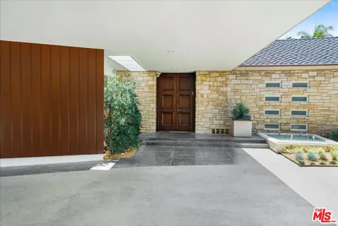 $10,375,000 | 909 North Alpine Drive, Beverly Hills, CA 90210