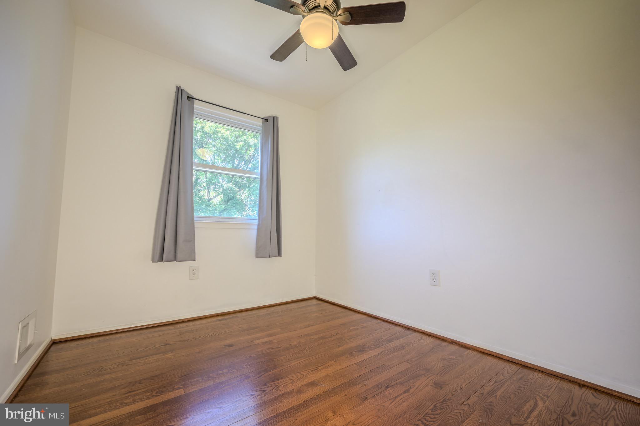 3391 Benbow Court Woodbridge, VA 22193 - Photo 21 of 34 Bedroom 2