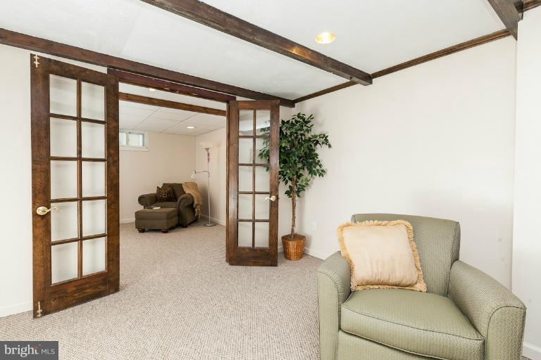 6737 Ransome Drive Baltimore, MD 21207 - Photo 14 of 29 Family Room