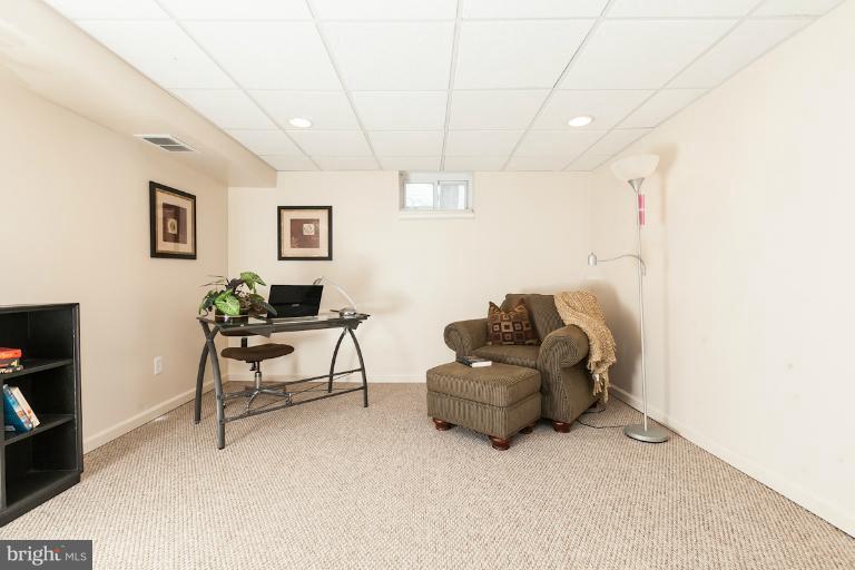 6737 Ransome Drive Baltimore, MD 21207 - Photo 5 of 29 Family Room