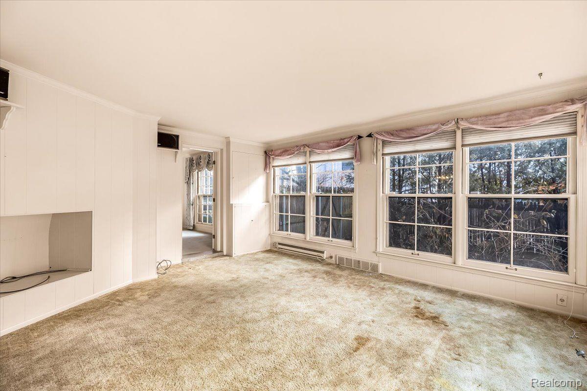 125 Stephens Road Grosse Pointe, MI 48236 - Photo 13 of 50 Gallery Image 13