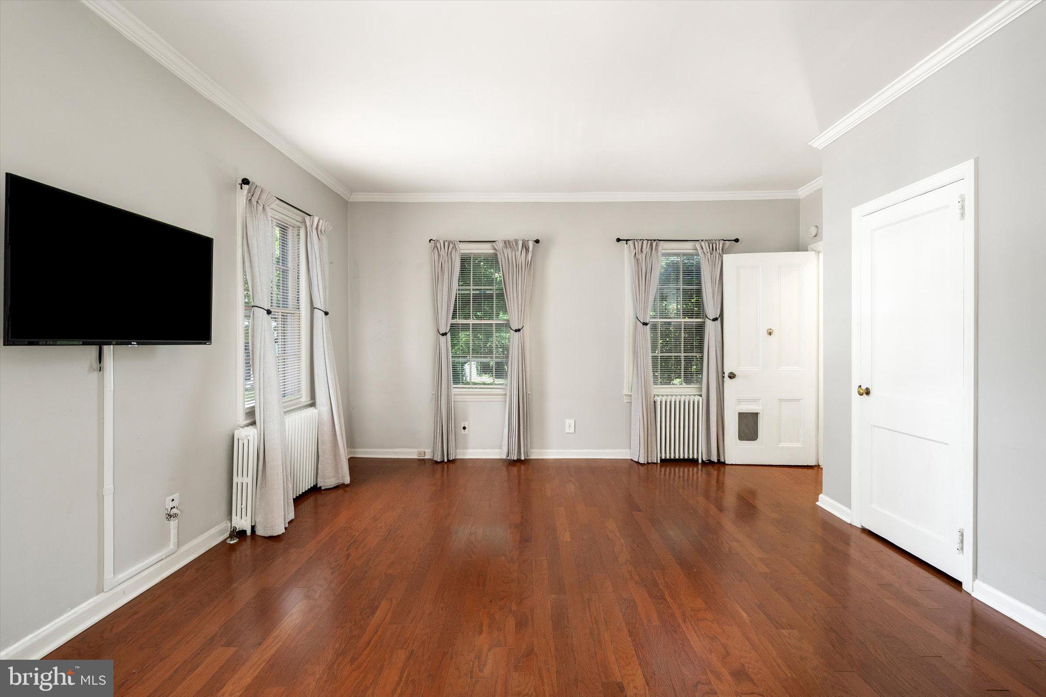 16 Station Road Cranbury, NJ 08512 - Photo 4 of 39 Family Room