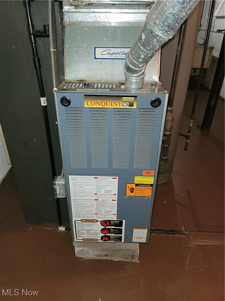 455 Rutland Street Akron, OH 44305 - Photo 26 of 28 Utility room featuring heating unit