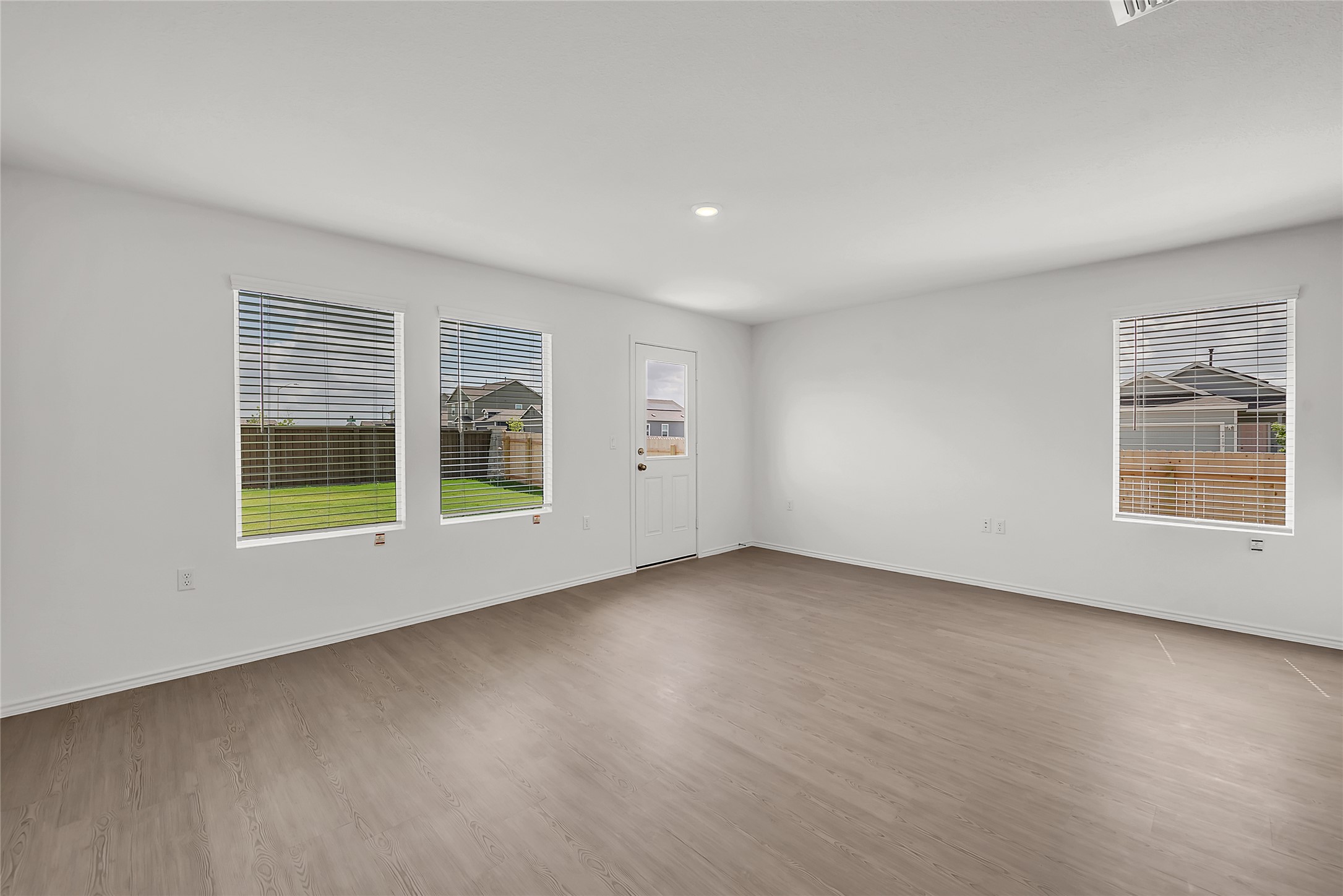 2528 Willkomen Way Manor, TX 78653 - Photo 5 of 21 an empty room with a window