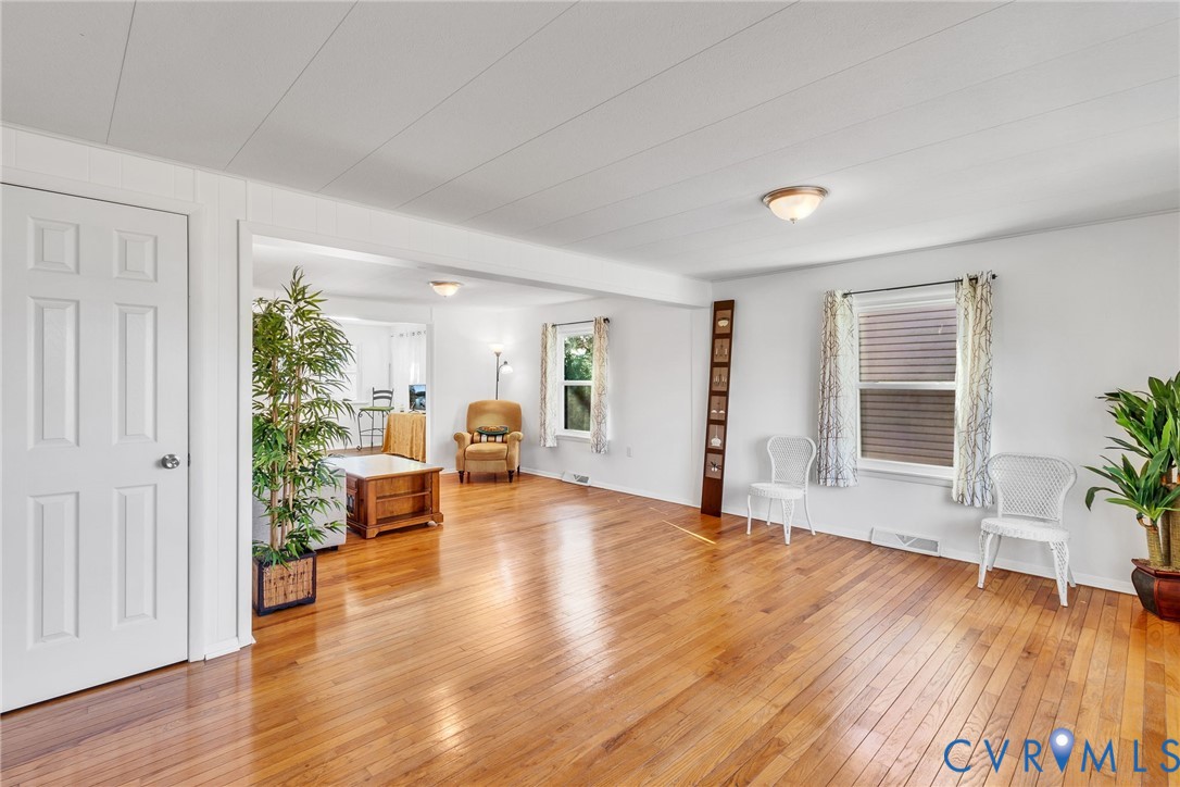 1302 South Glebe Road Montross, VA 22520 - Photo 4 of 54