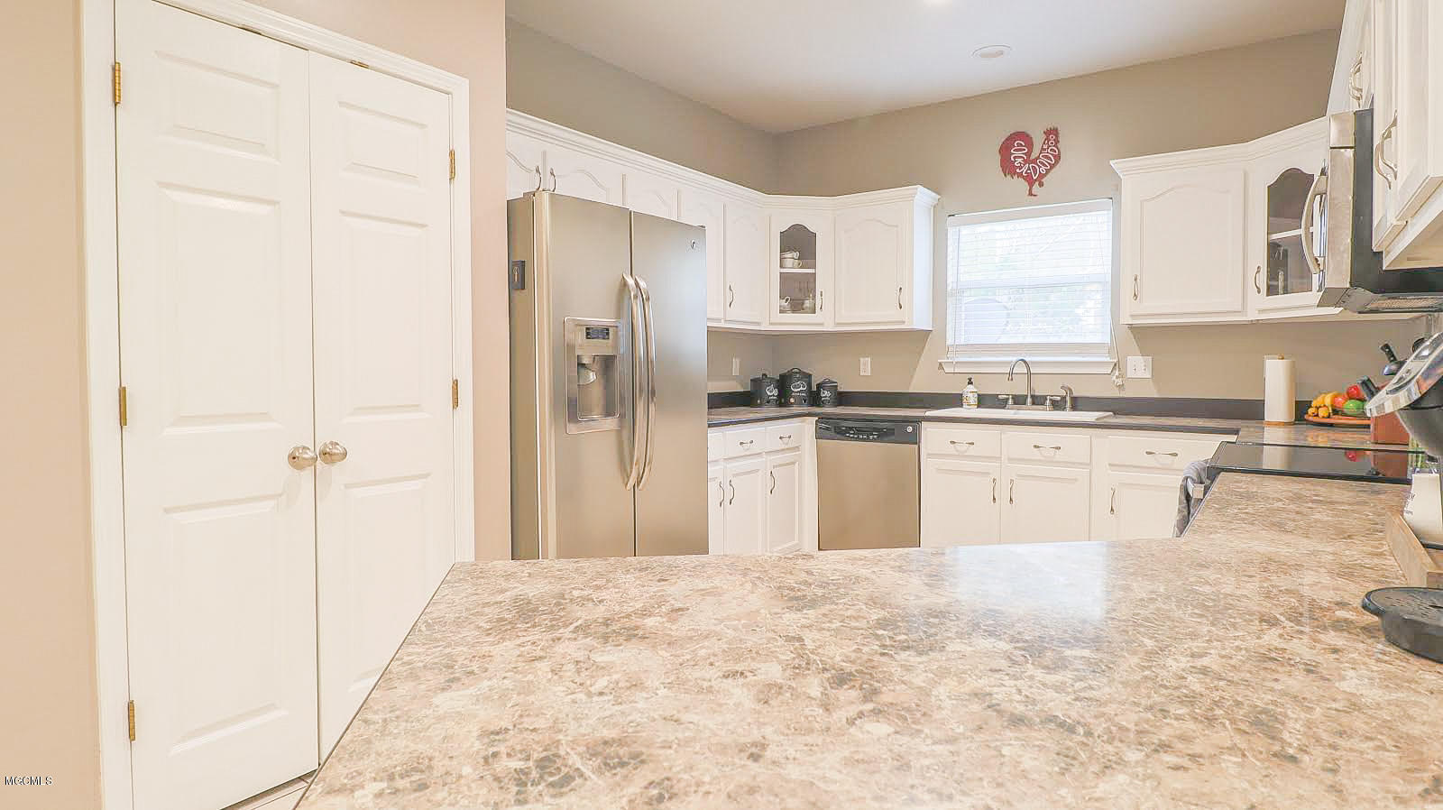 8904 Spring Avenue Ocean Springs, MS 39564 - Photo 11 of 28 image2
