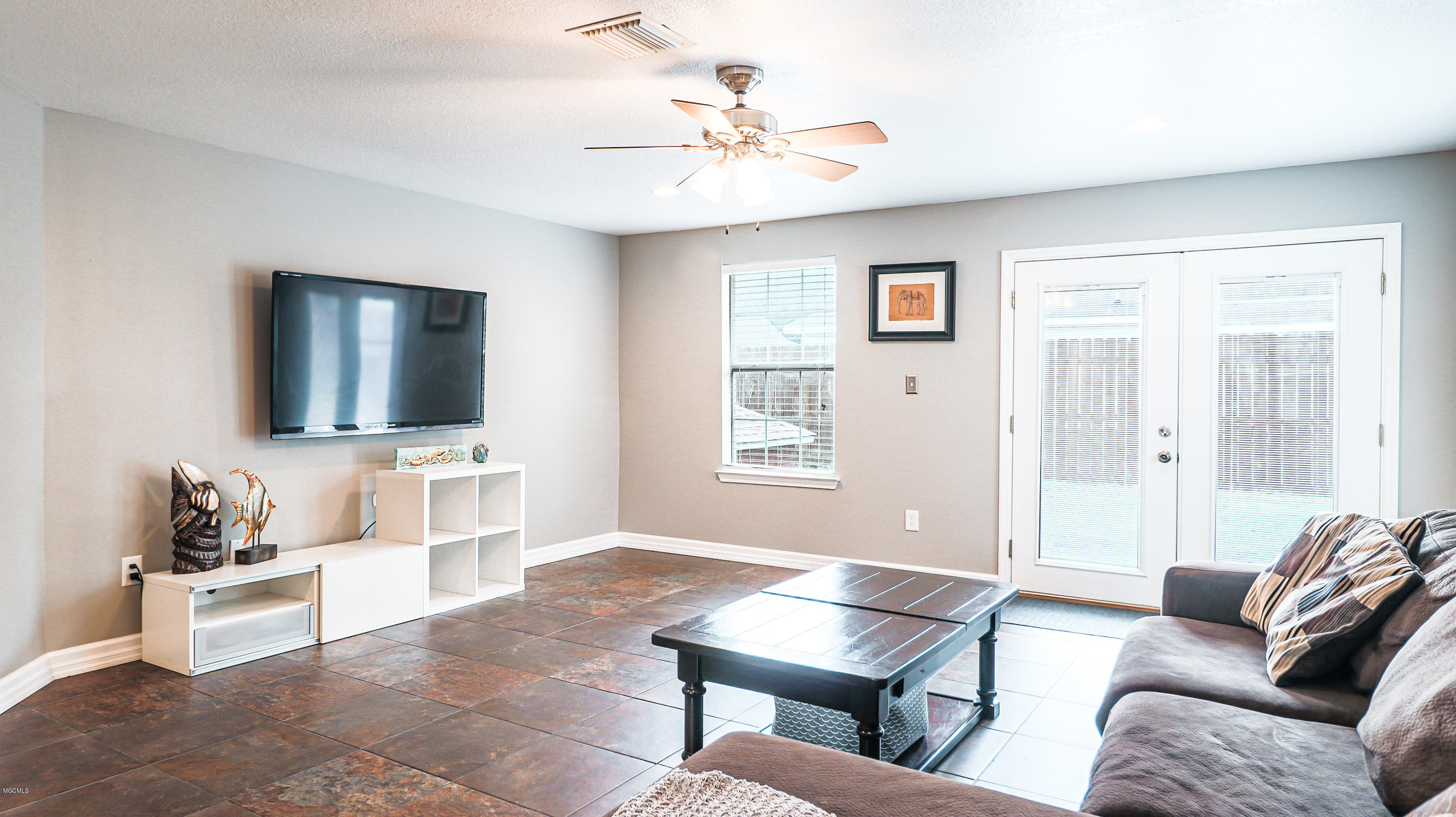 8904 Spring Avenue Ocean Springs, MS 39564 - Photo 5 of 28 image3 (2)