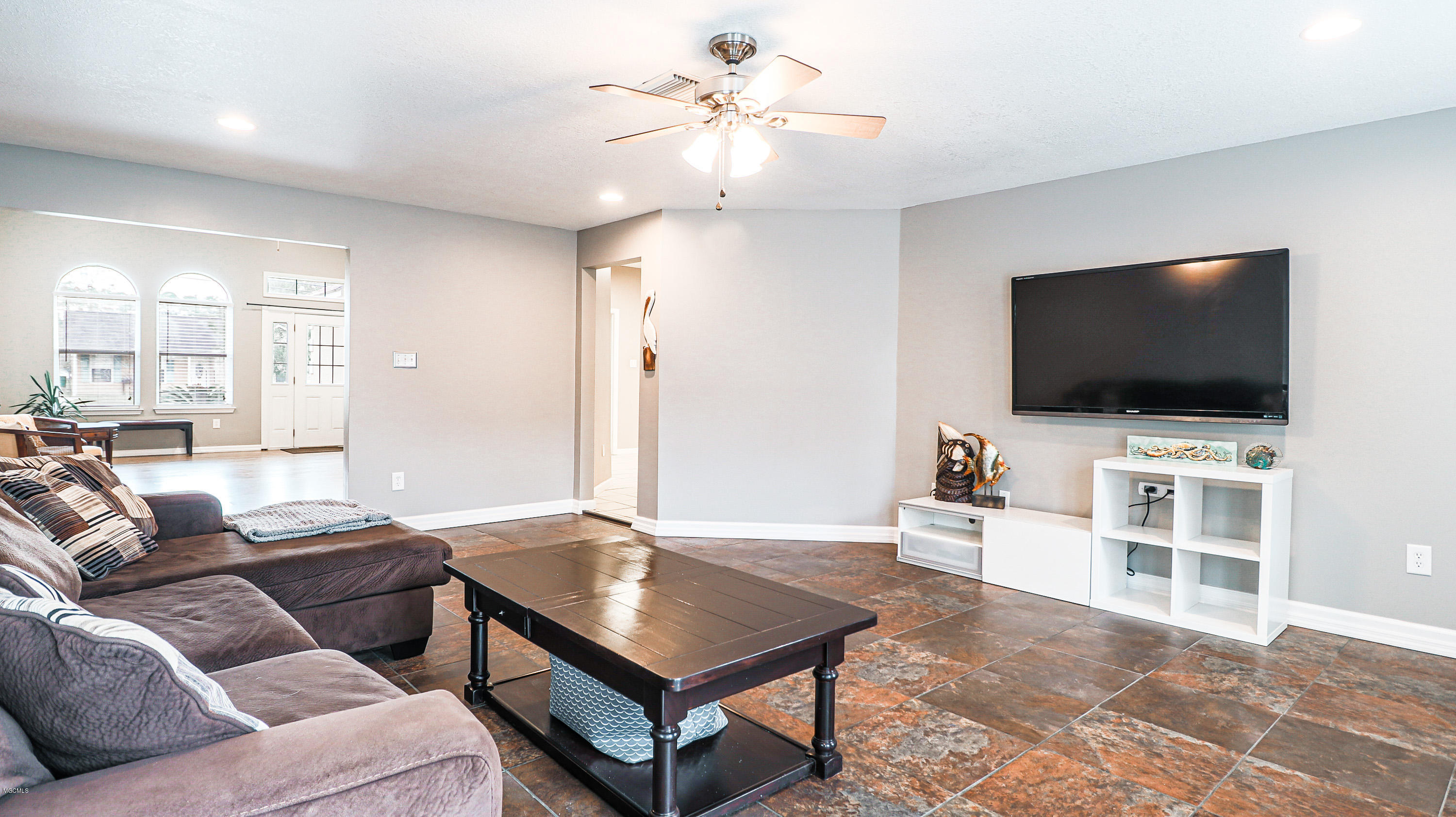 8904 Spring Avenue Ocean Springs, MS 39564 - Photo 6 of 28 image4 (2)